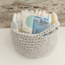 Φόρτωση εικόνας στο εργαλείο προβολής Συλλογής, Χειροποίητο πλεκτό καλαθάκι καλλυντικών, γκρι ανοιχτό