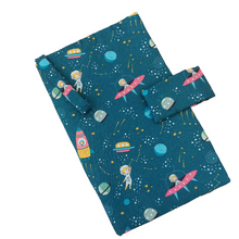 Load image into Gallery viewer, Θήκη για πάνες και μωρομάντηλα, πετρόλ/ space