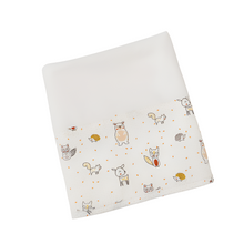Load image into Gallery viewer, Αδιάβροχο σελτεδάκι μωρού, ζωάκια του δάσους