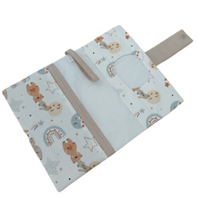 Load image into Gallery viewer, Θήκη για πάνες και μωρομάντηλα, ζωάκια/ μπεζ