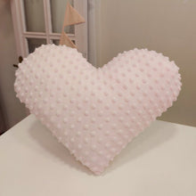 Load image into Gallery viewer, Διακοσμητικό μαξιλαράκι minky. Ροζ καρδιά