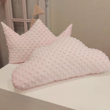 Load image into Gallery viewer, Διακοσμητικά μαξιλαράκια minky, σύννεφο και κορόνα, ροζ.