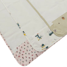 Load image into Gallery viewer, Αδιάβροχο σελτεδάκι μωρού, διάφορα σχέδια