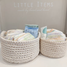 Φόρτωση εικόνας στο εργαλείο προβολής Συλλογής, Χειροποίητο πλεκτό καλαθάκι καλλυντικών, κρεμ φυσικό, μικρό 
